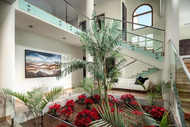 5848 Meadows Del Mar, San Diego, CA 92130