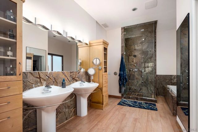 5848 Meadows Del Mar, San Diego, CA 92130