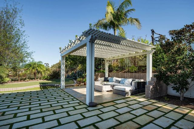 5848 Meadows Del Mar, San Diego, CA 92130