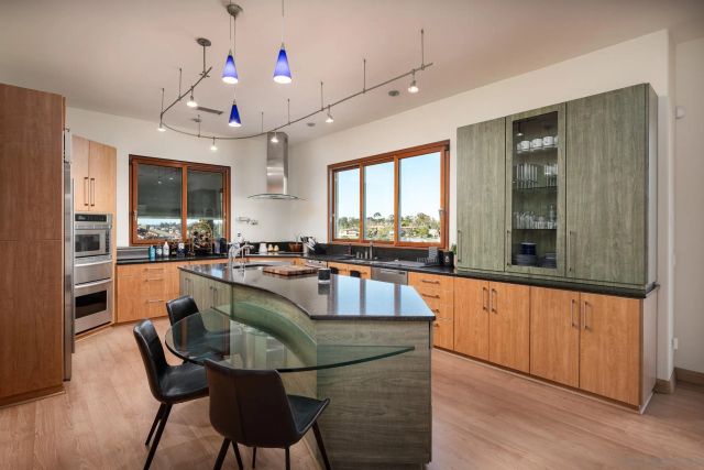 5848 Meadows Del Mar, San Diego, CA 92130