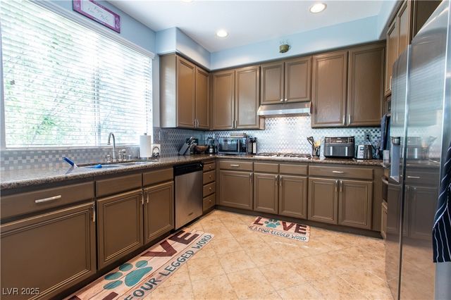 8573 Coyote Peak Circle, Las Vegas, NV 89147