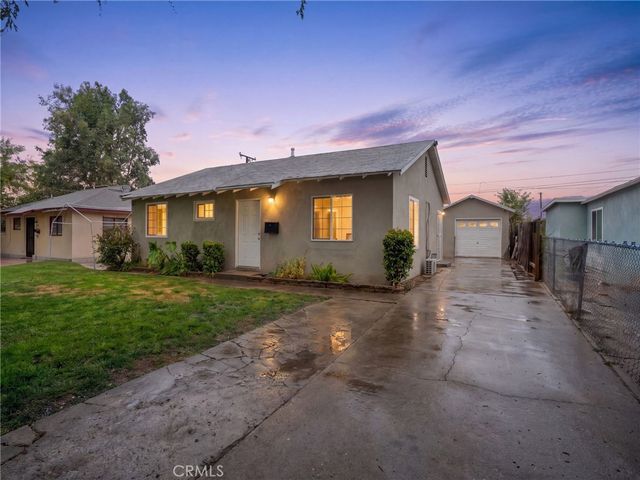 2404 Roxbury Dr, San Bernardino, CA 92404