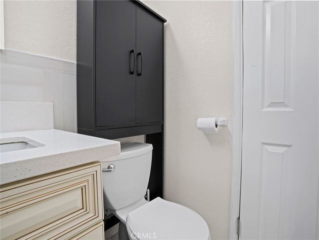 2404 Roxbury Dr, San Bernardino, CA 92404