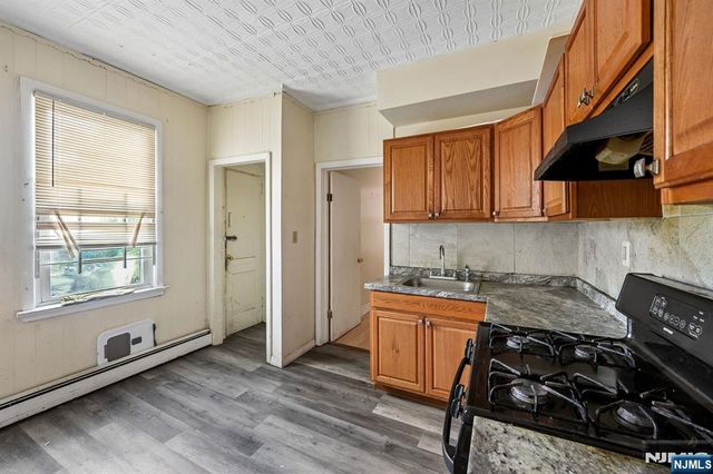 81 George Street, Paterson, NJ 07503