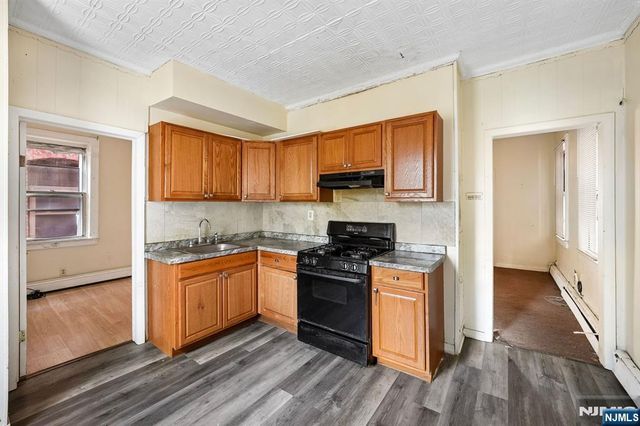 81 George Street, Paterson, NJ 07503