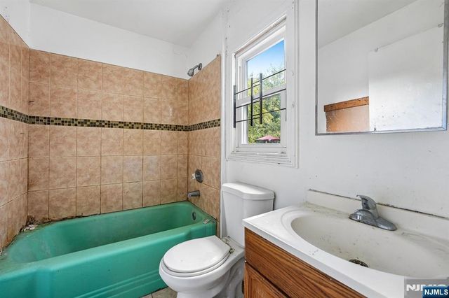81 George Street, Paterson, NJ 07503