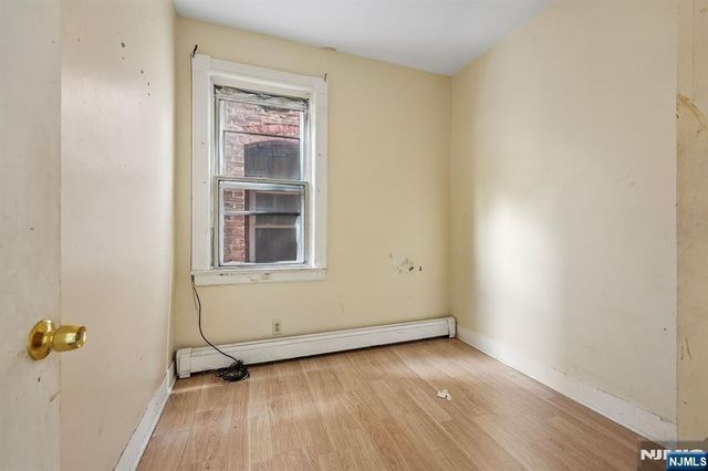 81 George Street, Paterson, NJ 07503