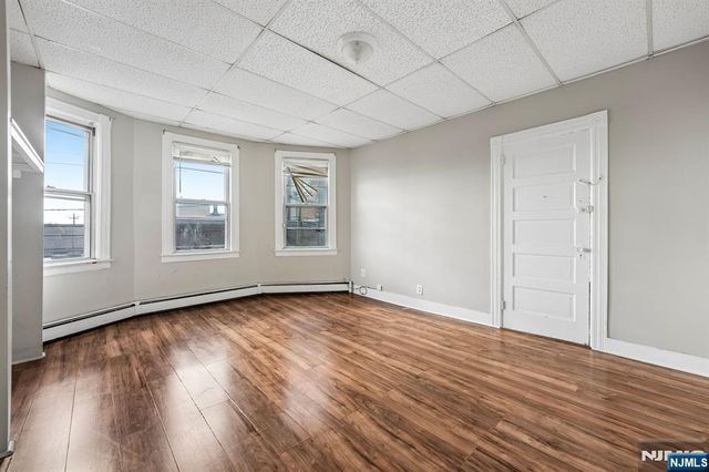 81 George Street, Paterson, NJ 07503