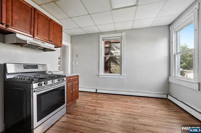 81 George Street, Paterson, NJ 07503