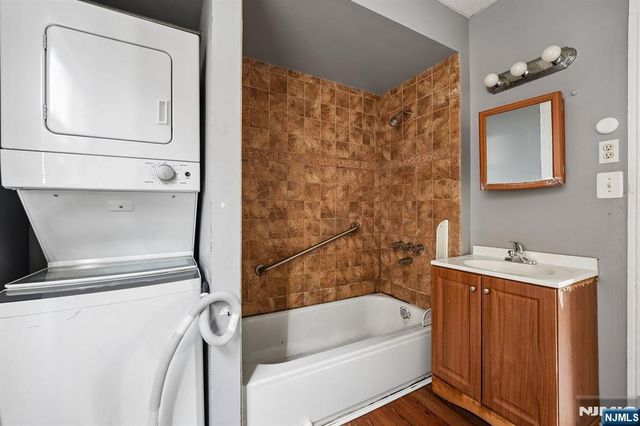 81 George Street, Paterson, NJ 07503