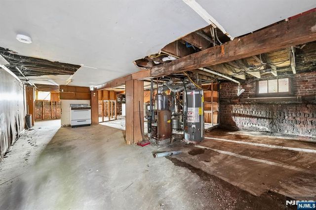 81 George Street, Paterson, NJ 07503