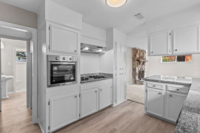 2013 17th Avenue N, Texas City, TX 77590