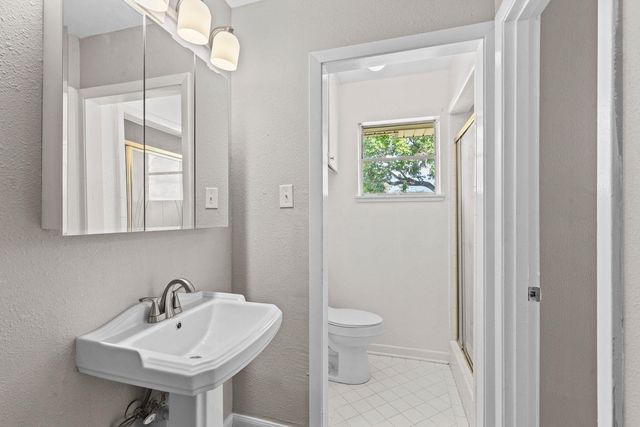 2013 17th Avenue N, Texas City, TX 77590