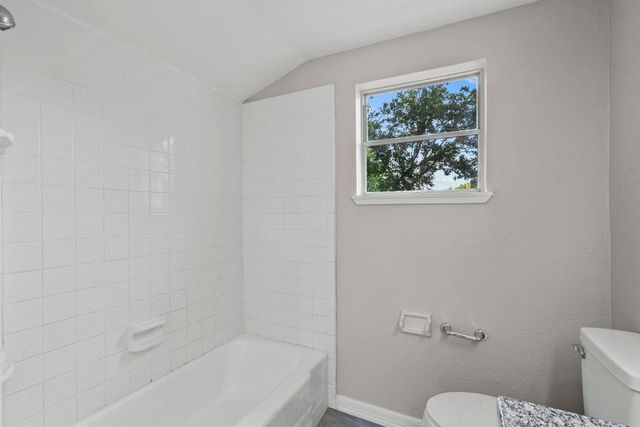 2013 17th Avenue N, Texas City, TX 77590