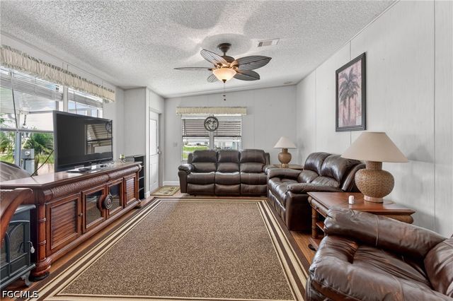 14527 Paul Revere LOOP, North Fort Myers, FL 33917