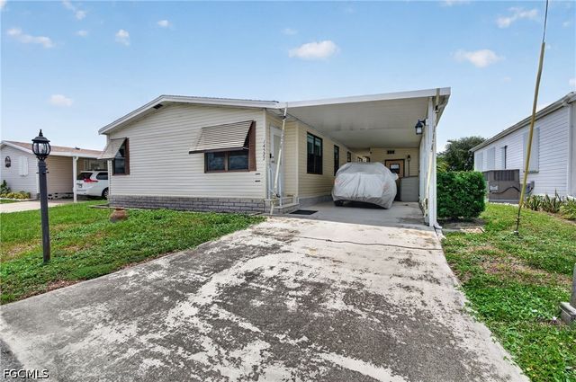 14527 Paul Revere LOOP, North Fort Myers, FL 33917
