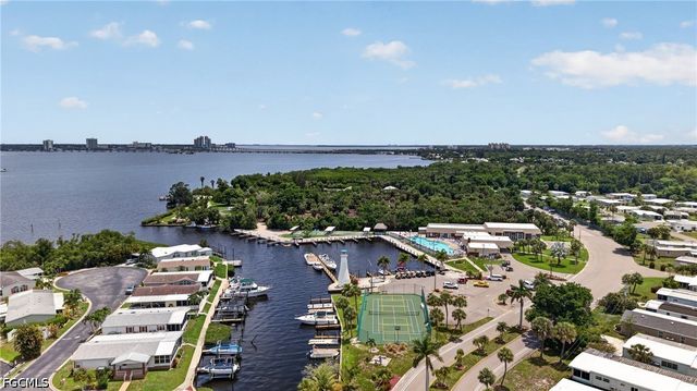 14527 Paul Revere LOOP, North Fort Myers, FL 33917