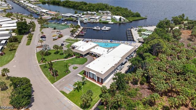 14527 Paul Revere LOOP, North Fort Myers, FL 33917