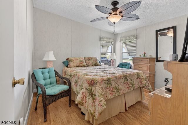 14527 Paul Revere LOOP, North Fort Myers, FL 33917