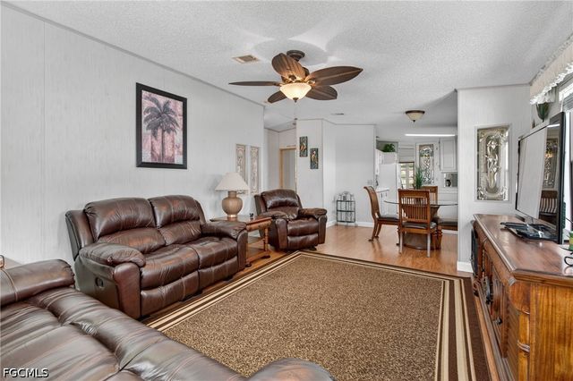 14527 Paul Revere LOOP, North Fort Myers, FL 33917