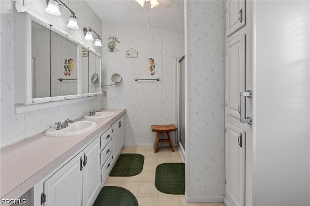 14527 Paul Revere LOOP, North Fort Myers, FL 33917