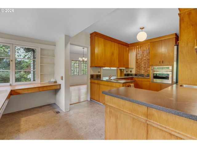 14209 Se OATFIELD Rd, Milwaukie, OR 97267