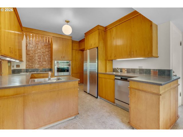 14209 Se OATFIELD Rd, Milwaukie, OR 97267