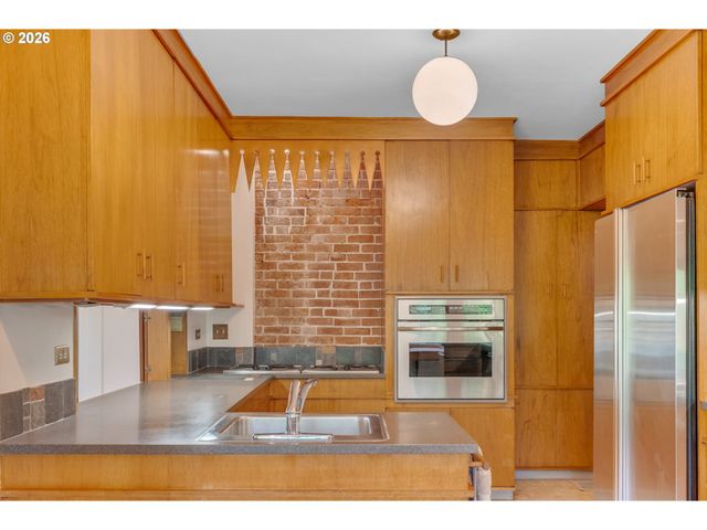 14209 Se OATFIELD Rd, Milwaukie, OR 97267