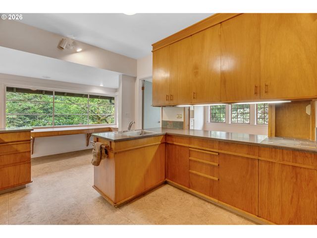 14209 Se OATFIELD Rd, Milwaukie, OR 97267