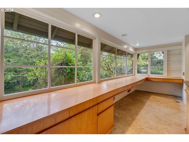 14209 Se OATFIELD Rd, Milwaukie, OR 97267