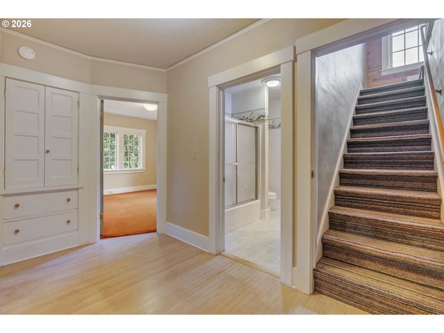 14209 Se OATFIELD Rd, Milwaukie, OR 97267