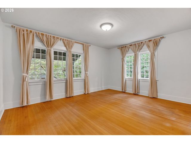 14209 Se OATFIELD Rd, Milwaukie, OR 97267