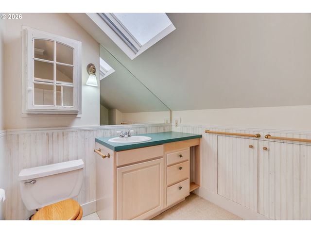 14209 Se OATFIELD Rd, Milwaukie, OR 97267