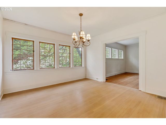 14209 Se OATFIELD Rd, Milwaukie, OR 97267