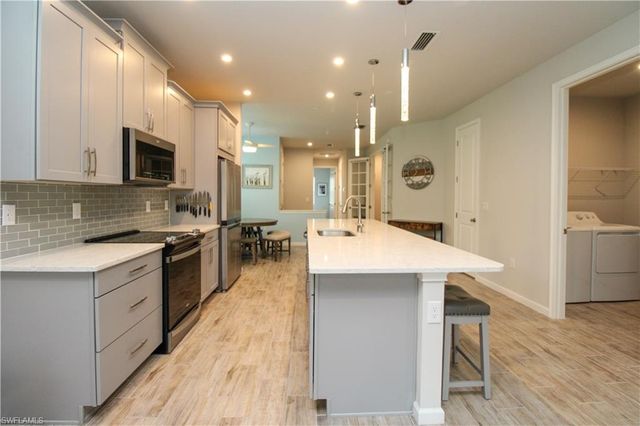 4692 Arboretum CIR 102, Naples, FL 34112