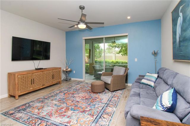 4692 Arboretum CIR 102, Naples, FL 34112