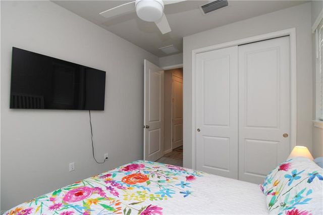 4692 Arboretum CIR 102, Naples, FL 34112