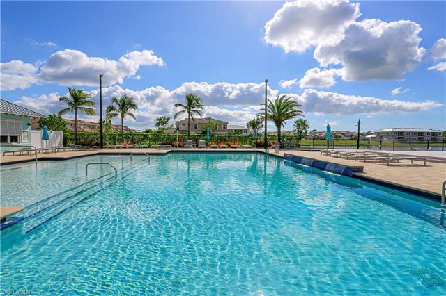 4692 Arboretum CIR 102, Naples, FL 34112