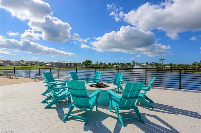 4692 Arboretum CIR 102, Naples, FL 34112