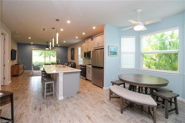 4692 Arboretum CIR 102, Naples, FL 34112