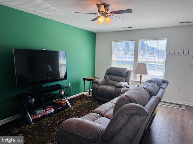 576 THUMPER DR, Ranson, WV 25438