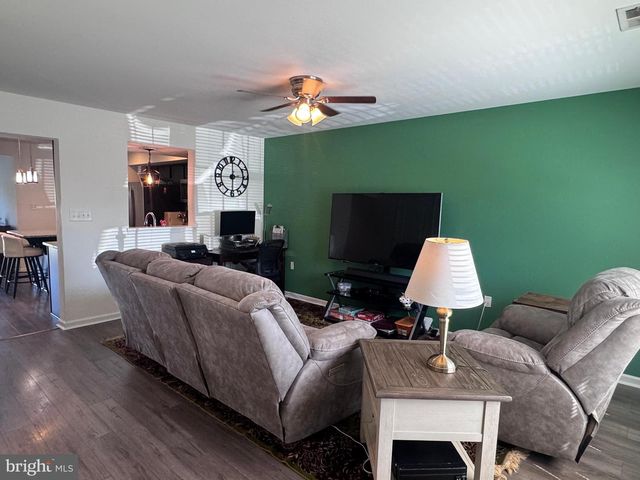 576 THUMPER DR, Ranson, WV 25438