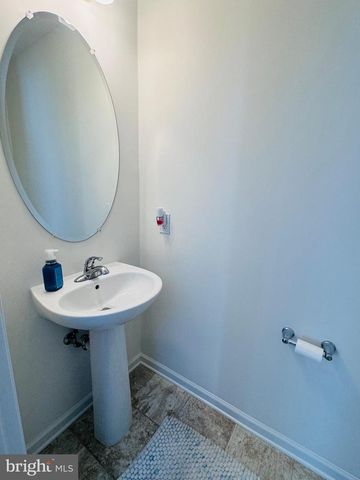 576 THUMPER DR, Ranson, WV 25438