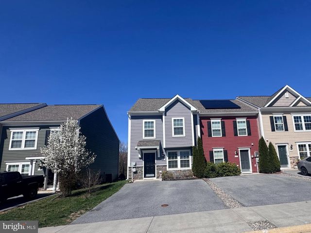 576 THUMPER DR, Ranson, WV 25438