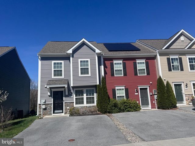 576 THUMPER DR, Ranson, WV 25438