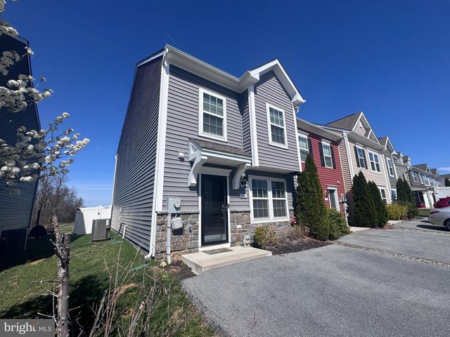 576 THUMPER DR, Ranson, WV 25438