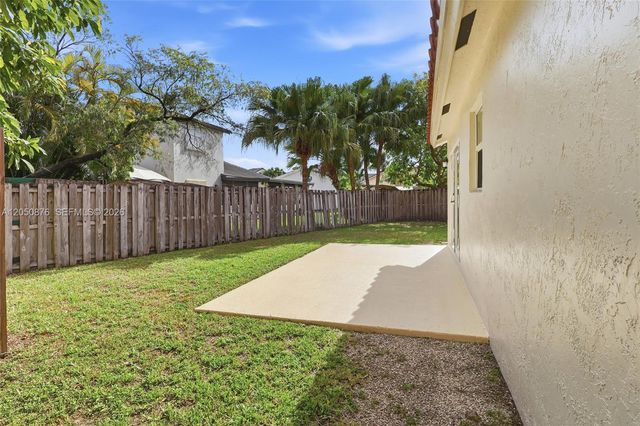 15633 SW 61st Ter, Miami, FL 33193