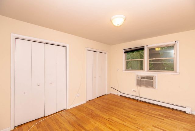 2007 W Touhy Avenue 207, Chicago, IL 60645