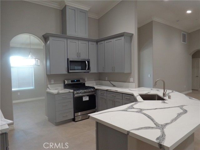 18255 Winnetka, Apple Valley, CA 92307