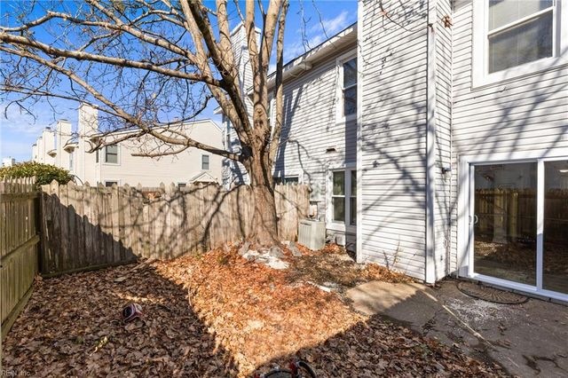 1619 Slidell LN, Virginia Beach, VA 23454
